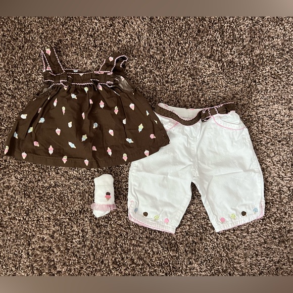 Gymboree ice cream infant set with matching ruffled socks…🍦 - Picture 1 of 7